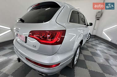Позашляховик / Кросовер Audi Q7 2013 в 