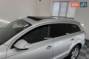 Позашляховик / Кросовер Audi Q7 2013 в 