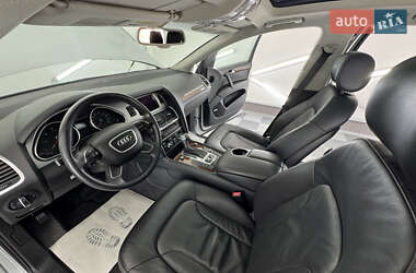 Позашляховик / Кросовер Audi Q7 2013 в 