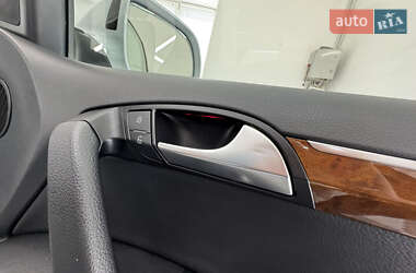 Позашляховик / Кросовер Audi Q7 2013 в 