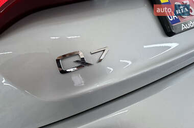Позашляховик / Кросовер Audi Q7 2013 в 