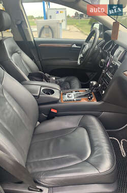 Позашляховик / Кросовер Audi Q7 2013 в 
