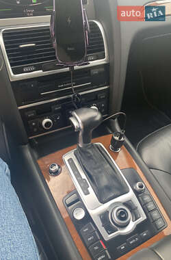 Позашляховик / Кросовер Audi Q7 2013 в 