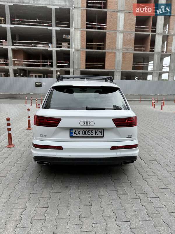 Внедорожник / Кроссовер Audi Q7 2016 в Киеве