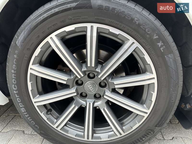 Внедорожник / Кроссовер Audi Q7 2016 в Киеве