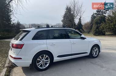 Позашляховик / Кросовер Audi Q7 2016 в 