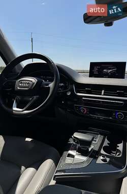 Внедорожник / Кроссовер Audi Q7 2018 в 