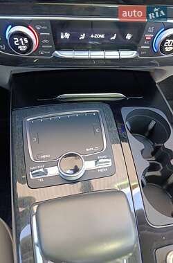 Внедорожник / Кроссовер Audi Q7 2018 в 