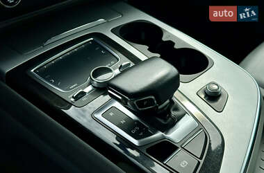 Внедорожник / Кроссовер Audi Q7 2018 в 
