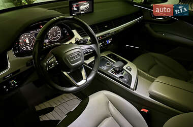 Внедорожник / Кроссовер Audi Q7 2018 в 