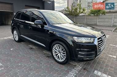 Позашляховик / Кросовер Audi Q7 2017 в Києві