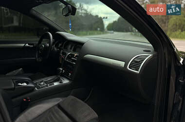 Внедорожник / Кроссовер Audi Q7 2010 в 