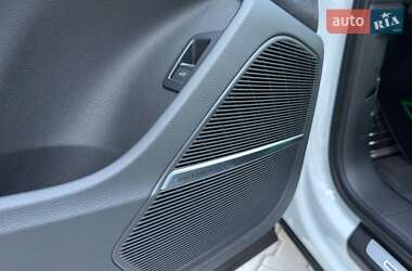 Позашляховик / Кросовер Audi Q7 2024 в 