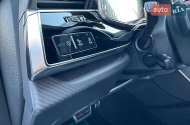 Позашляховик / Кросовер Audi Q7 2024 в 