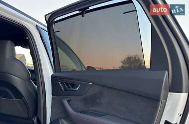Позашляховик / Кросовер Audi Q7 2024 в 