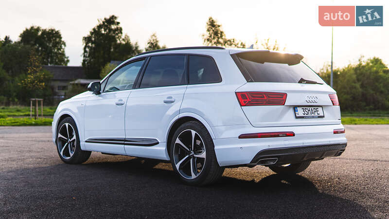 Внедорожник / Кроссовер Audi Q7 2017 в Львове