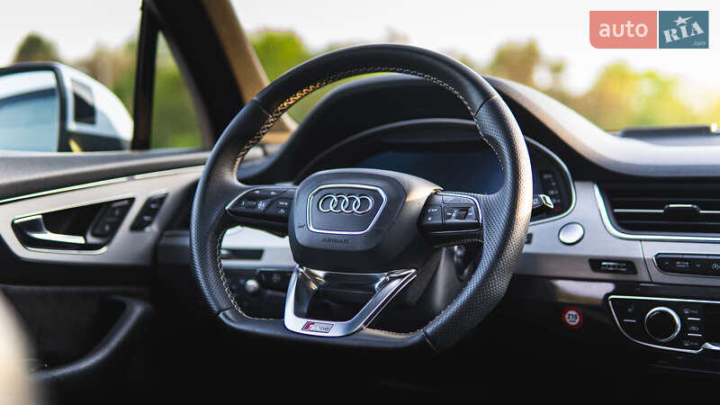 Внедорожник / Кроссовер Audi Q7 2017 в Львове
