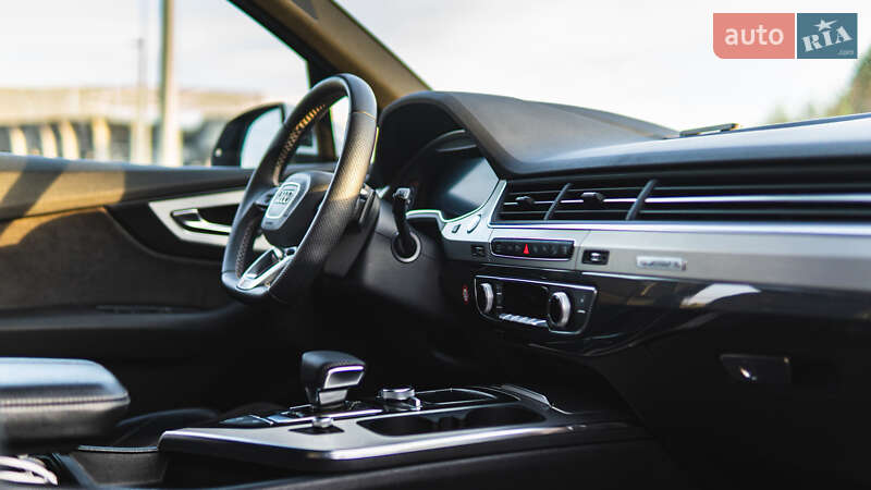 Внедорожник / Кроссовер Audi Q7 2017 в Львове