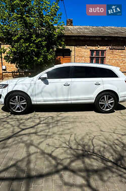 Внедорожник / Кроссовер Audi Q7 2013 в 