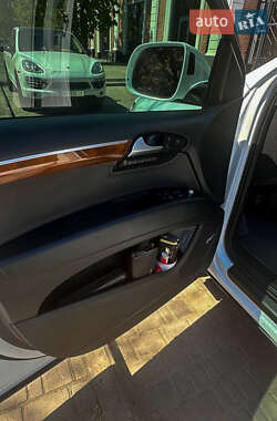 Внедорожник / Кроссовер Audi Q7 2013 в 