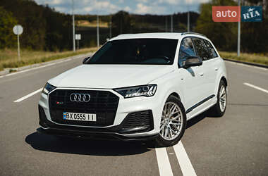 Внедорожник / Кроссовер Audi Q7 2020 в 