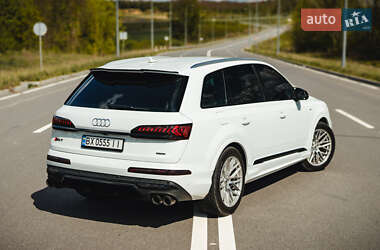 Внедорожник / Кроссовер Audi Q7 2020 в 