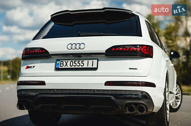Внедорожник / Кроссовер Audi Q7 2020 в 