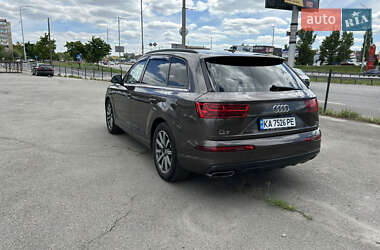 Позашляховик / Кросовер Audi Q7 2017 в 