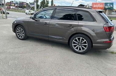 Позашляховик / Кросовер Audi Q7 2017 в 