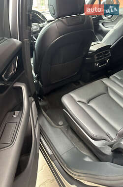 Позашляховик / Кросовер Audi Q7 2017 в 