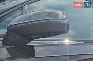 Позашляховик / Кросовер Audi Q7 2021 в 