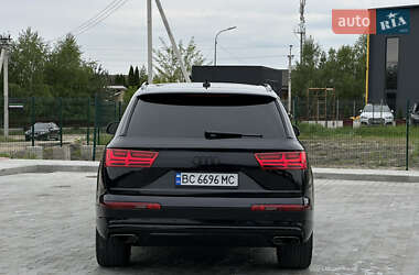 Внедорожник / Кроссовер Audi Q7 2016 в 
