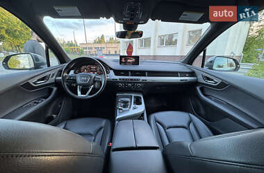 Позашляховик / Кросовер Audi Q7 2017 в 