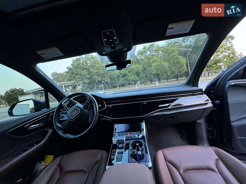 Позашляховик / Кросовер Audi Q7 2021 в Ізмаїлі