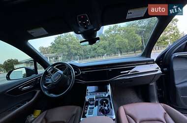 Внедорожник / Кроссовер Audi Q7 2021 в 
