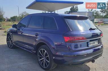 Внедорожник / Кроссовер Audi Q7 2021 в Измаиле