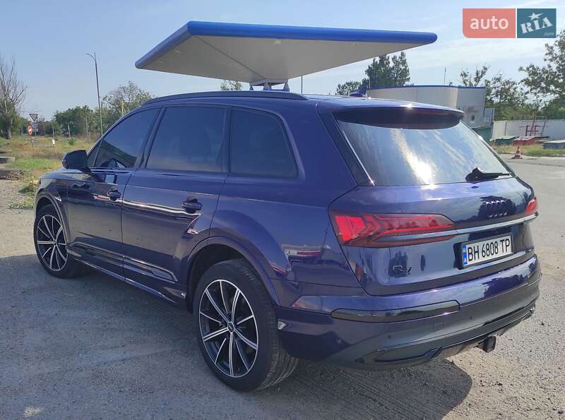 Позашляховик / Кросовер Audi Q7 2021 в Ізмаїлі