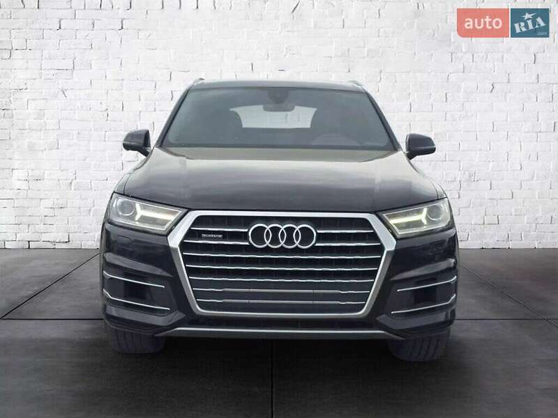 Позашляховик / Кросовер Audi Q7 2017 в 