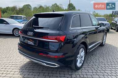 Внедорожник / Кроссовер Audi Q7 2021 в 