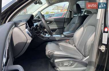Внедорожник / Кроссовер Audi Q7 2021 в 