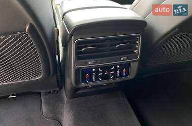 Внедорожник / Кроссовер Audi Q7 2021 в 