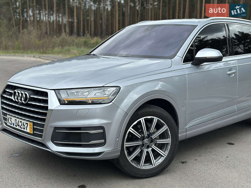 Внедорожник / Кроссовер Audi Q7 2016 в Сарнах