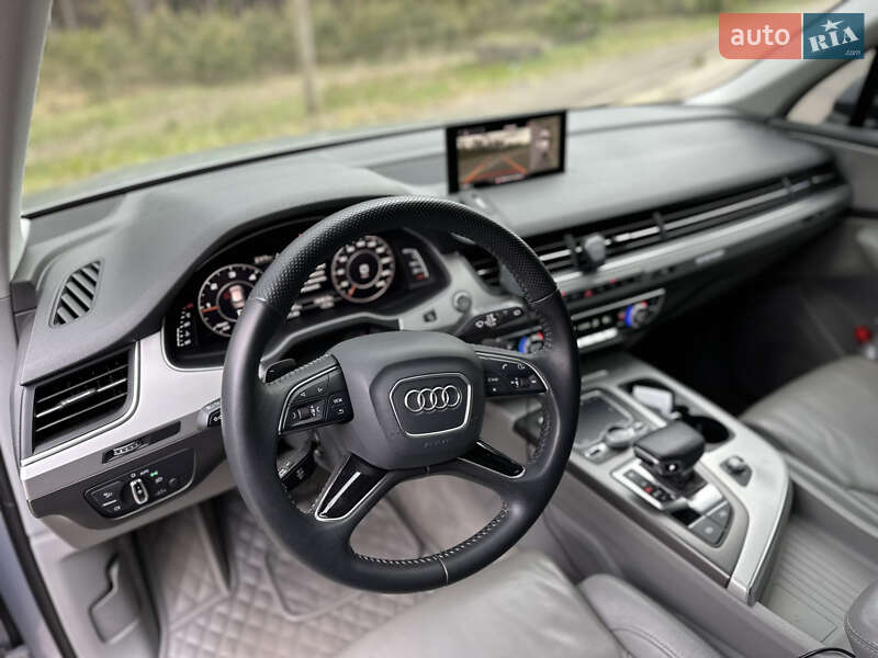 Внедорожник / Кроссовер Audi Q7 2016 в Сарнах