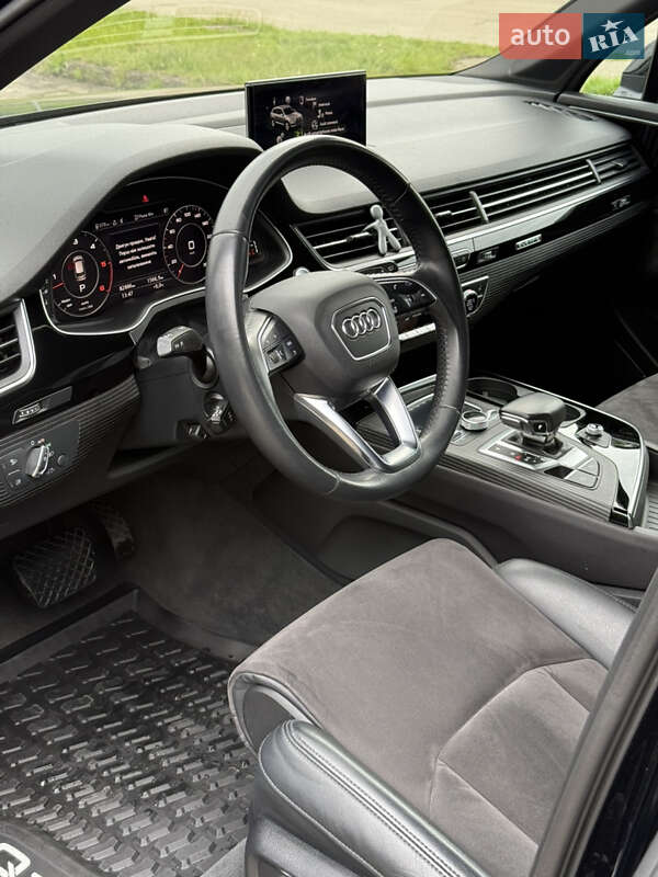 Позашляховик / Кросовер Audi Q7 2019 в Чернівцях