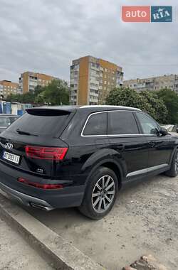 Позашляховик / Кросовер Audi Q7 2015 в 