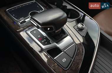 Внедорожник / Кроссовер Audi Q7 2016 в 