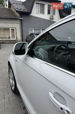 Позашляховик / Кросовер Audi Q7 2013 в 