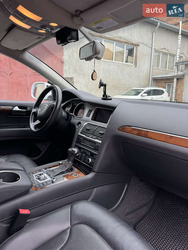 Внедорожник / Кроссовер Audi Q7 2013 в Черновцах