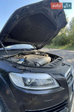 Внедорожник / Кроссовер Audi Q7 2009 в 