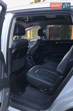 Внедорожник / Кроссовер Audi Q7 2015 в 